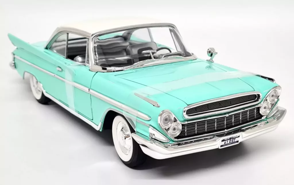 1/18 Desoto Adventurer 1961 Green White Diecast Model Car