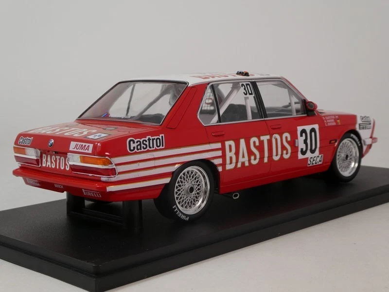 Miniature IXO BMW 528i E28 #30 vue arrière