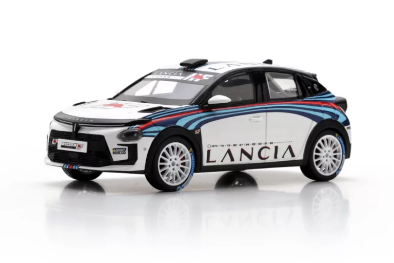 Lancia Ypsilon Rally4 HF “Presentation” en 1/43 chez Spark (réf. S8989)