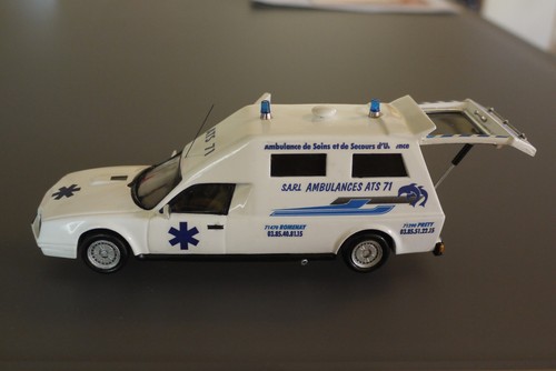 CX Tissier ambulance 4 roues 1/43e très très rare avec parties ouvrantes